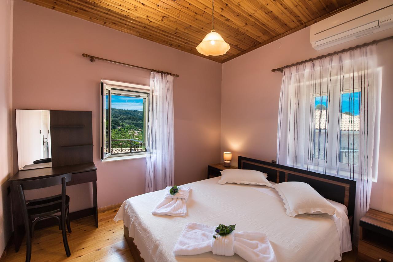 Villa Charonia Spanokhórion Buitenkant foto