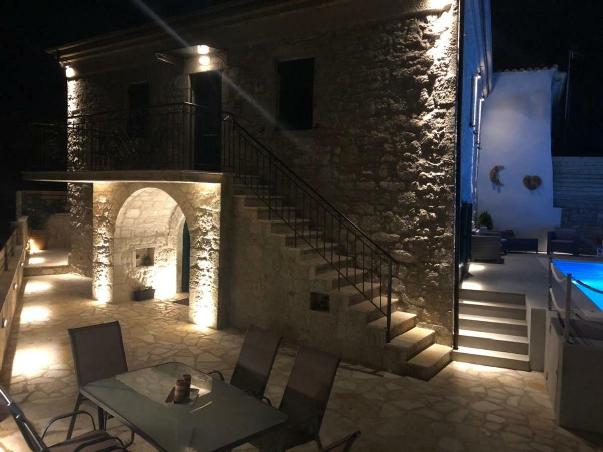 Villa Charonia Spanokhórion Buitenkant foto